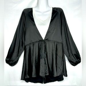 Stolen Hearts‎ Forever 21  Front V-Cut Waist Satin Plunge Romper Witchy Sz S